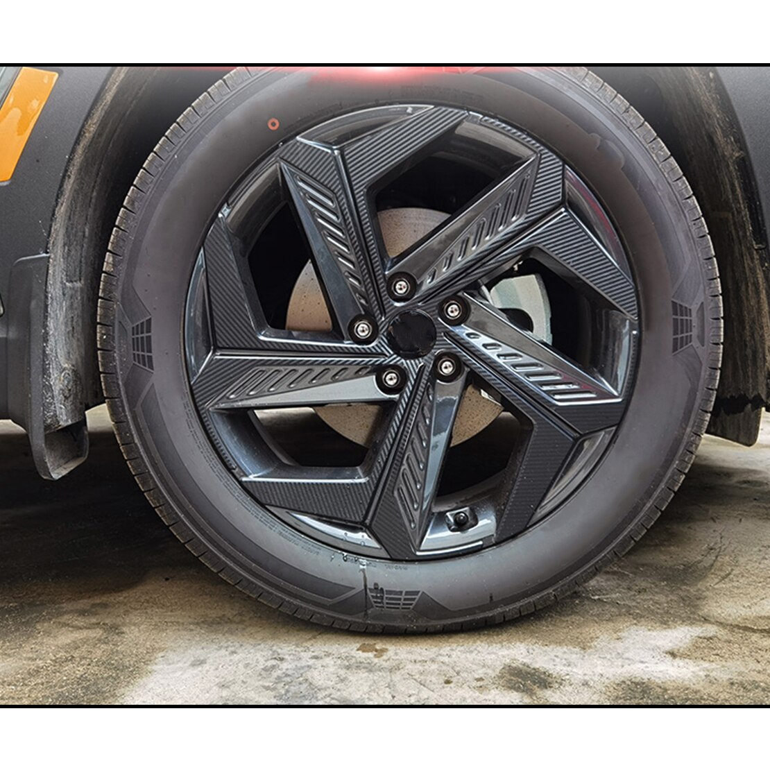 4x Car Left Right Front Rear Wheel Hub Sticker Trim Decor Fit for Hyundai Tucson 2022 Black Carbon Fiber Style Plastic