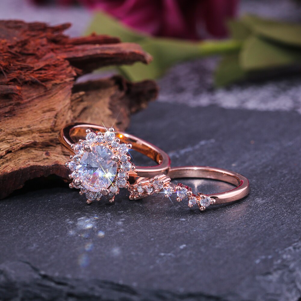 Huitan Neue 2PC Braut Ring Sets Ziemlich Sonne Blume Geformt Rose Gold Hochzeit Engagement Ringe Für Weibliche Mit klar Stein
