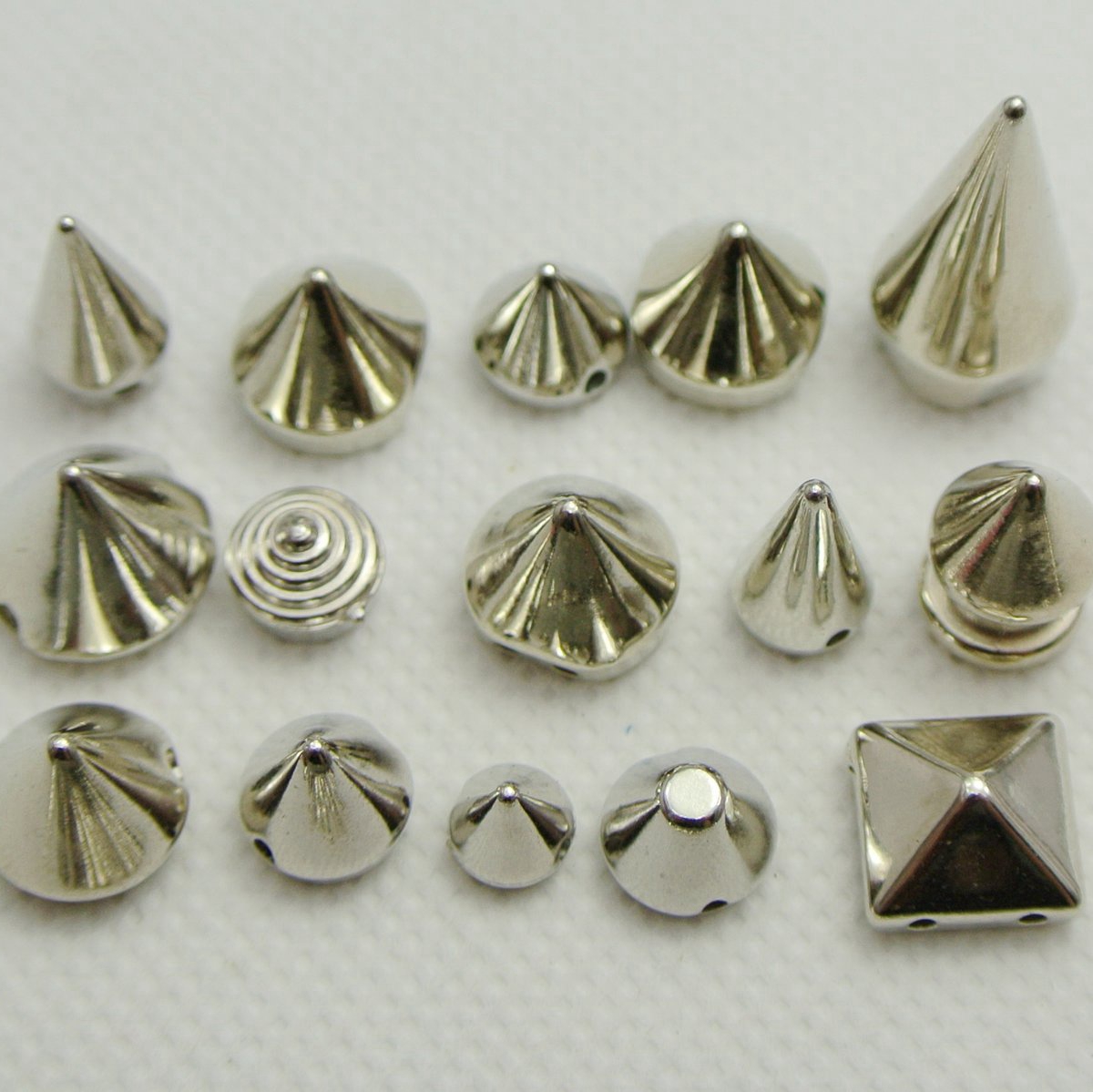 100 Assorted Golden/Silver Metallic Acrylic Rock Punk Spike Taper Stud Beads