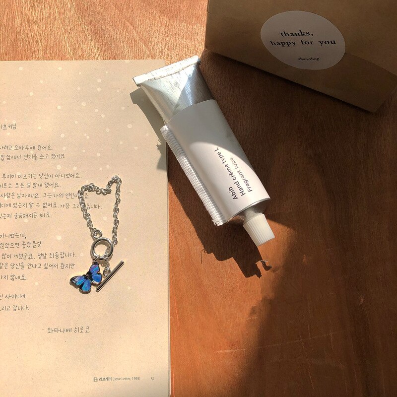 HUANZHI Neue Gebühr Harajuku SchöNe Mini Bunte Schmetterling Anhänger Halsband Kurze Halskette Für Frauen Mädchen Partei Schmuck: 4  Armband