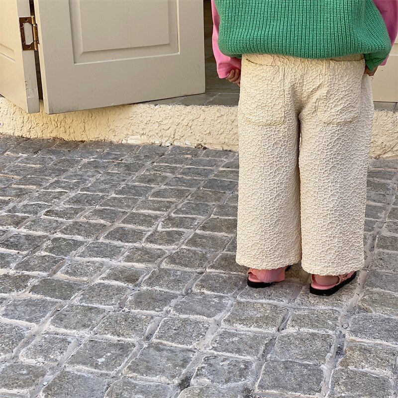 1395B pantaloni per bambini coreani primavera 2022 pantaloni per ragazze pantaloni Casual rugosi Beige 1-7 anni pantaloni dritti per bambini pantaloni larghi