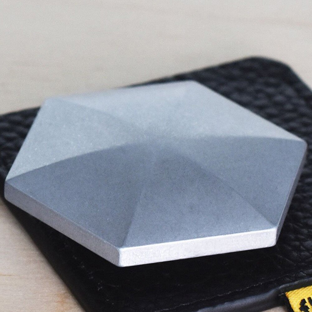 Polygonal Thuis Kinetische Vaardigheid Desktop Zinklegering Portable Rolling Zakformaat Decompressie Speelgoed Roterende Entertainment