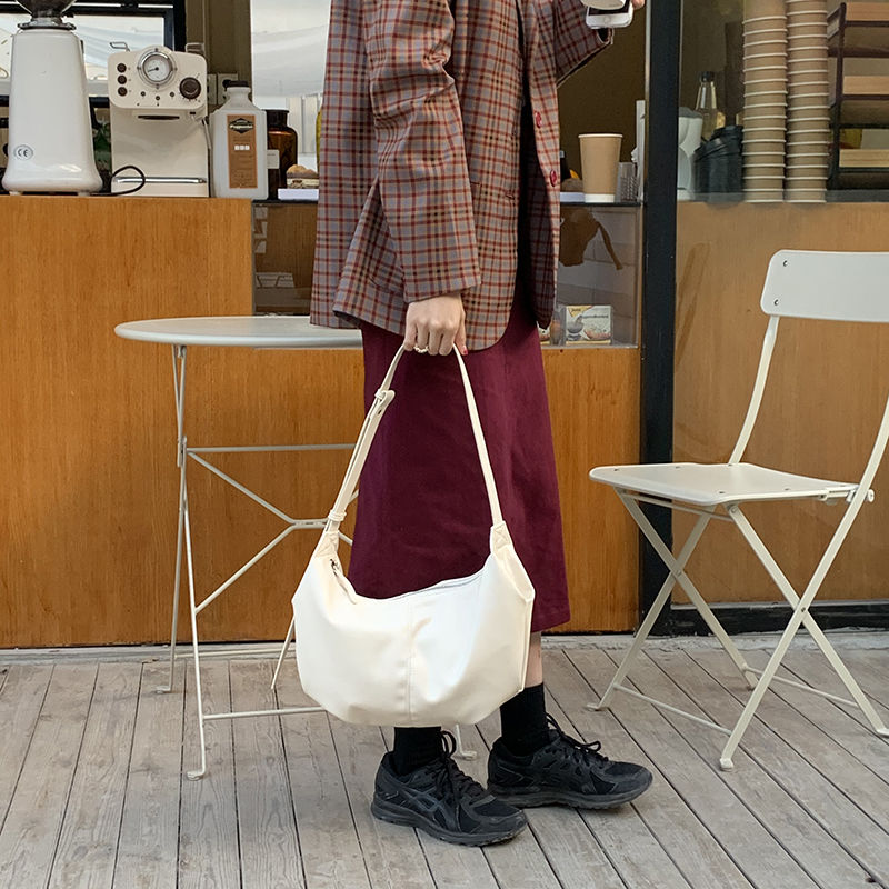 Ins crossbody croissant bag retro minimalistisk veckad knutväska dam trendig all-match axelväska