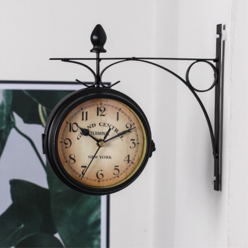VIKMARI vintage wandklok, 20 cm leuke shabby chic klok, batterijbedreven houten geluidsloze wandklokken voor keuken, woonkamer, badkamer, slaapkamer, kantoor