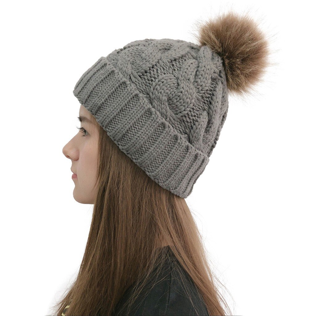 Las mujeres Casual gorrito de punto de ganchillo Cap costura resistente al aire libre bola de peluche de sombreros sombrero de mujer, gorro Ushanka hiver женские шапки зимние: C
