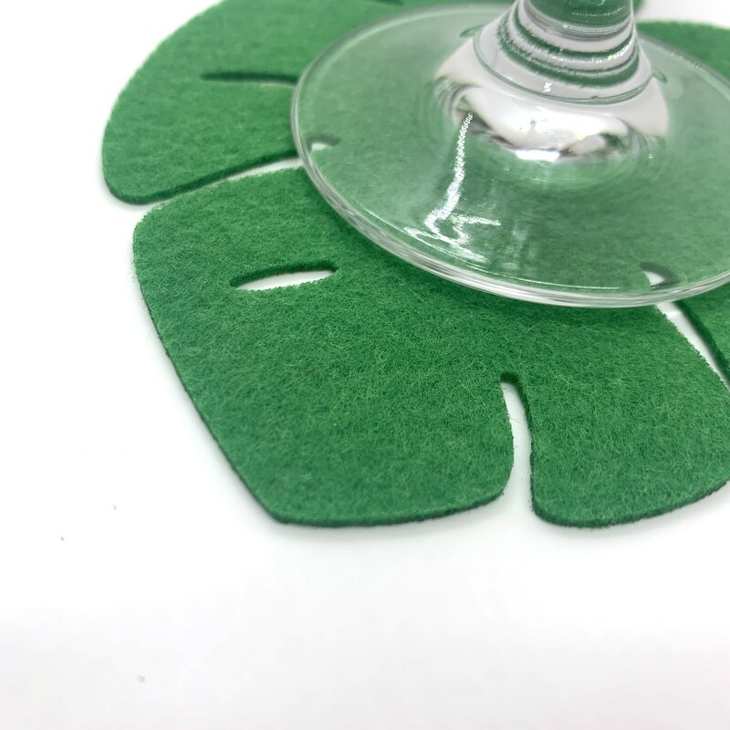 Posavasos de fieltro de hojas para decoración de fiestas, alfombrillas de tela con dibujos animados, suministros de flamenco para el hogar y la habitación de los niños, 8 Uds.