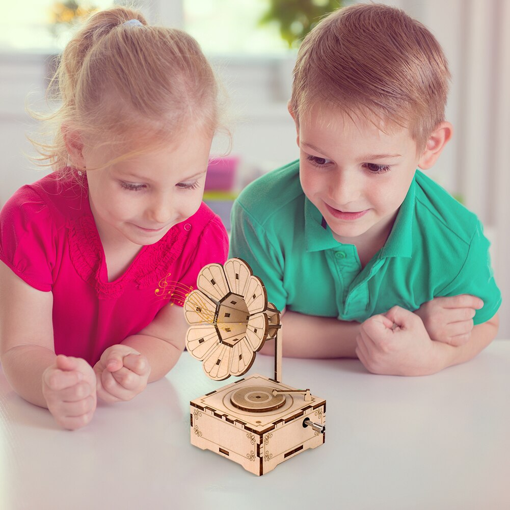1Set DIY Hand Cranked Wood phonograph ramophone Music Box Wooden puzzle Handmade assembled children's YJN