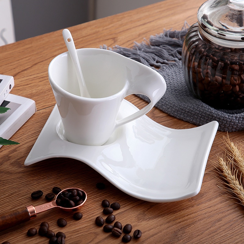 Ensemble tasse à café en céramique avec soucoupe ondulée et cuillère, petite tasse de luxe européenne pour Couple, tasse à lait en porcelaine blanche, tasse à thé de bureau