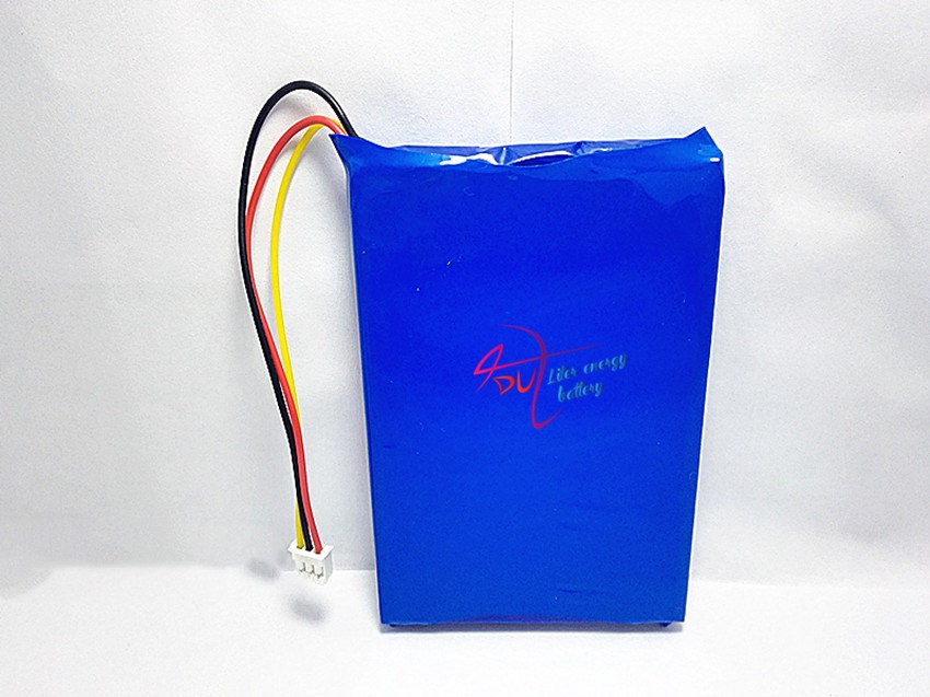 Drei linien mit stecker für den akku 7.4 v sast tragbares mobiles dvd-gerät evd 706090 2600 mah