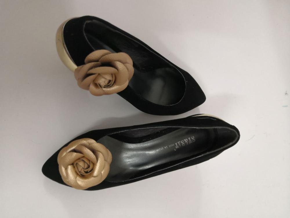 1 par de zapatos de Camelia de PU con Clip, zapatos removibles, adornos para zapatos de novia, Clip # SH2020017