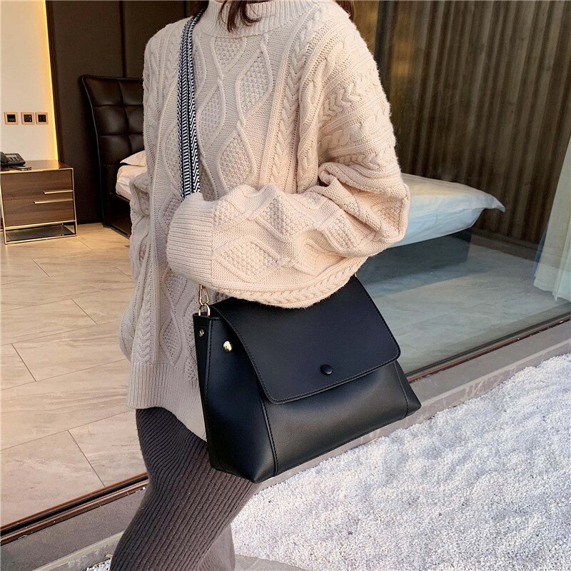 Simply PU Leather Crossbody Bag For Women winter Solid Color Shoulder Messenger Bag Lady Chain Travel Small Handbag