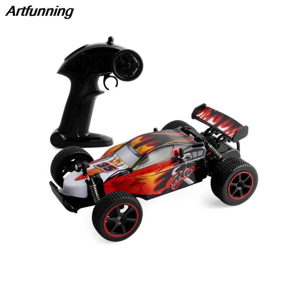 2.4 G remote control car 1:18 charging high-speed cross-country climbing remote control car toy car model at a high speed: Multicolor
