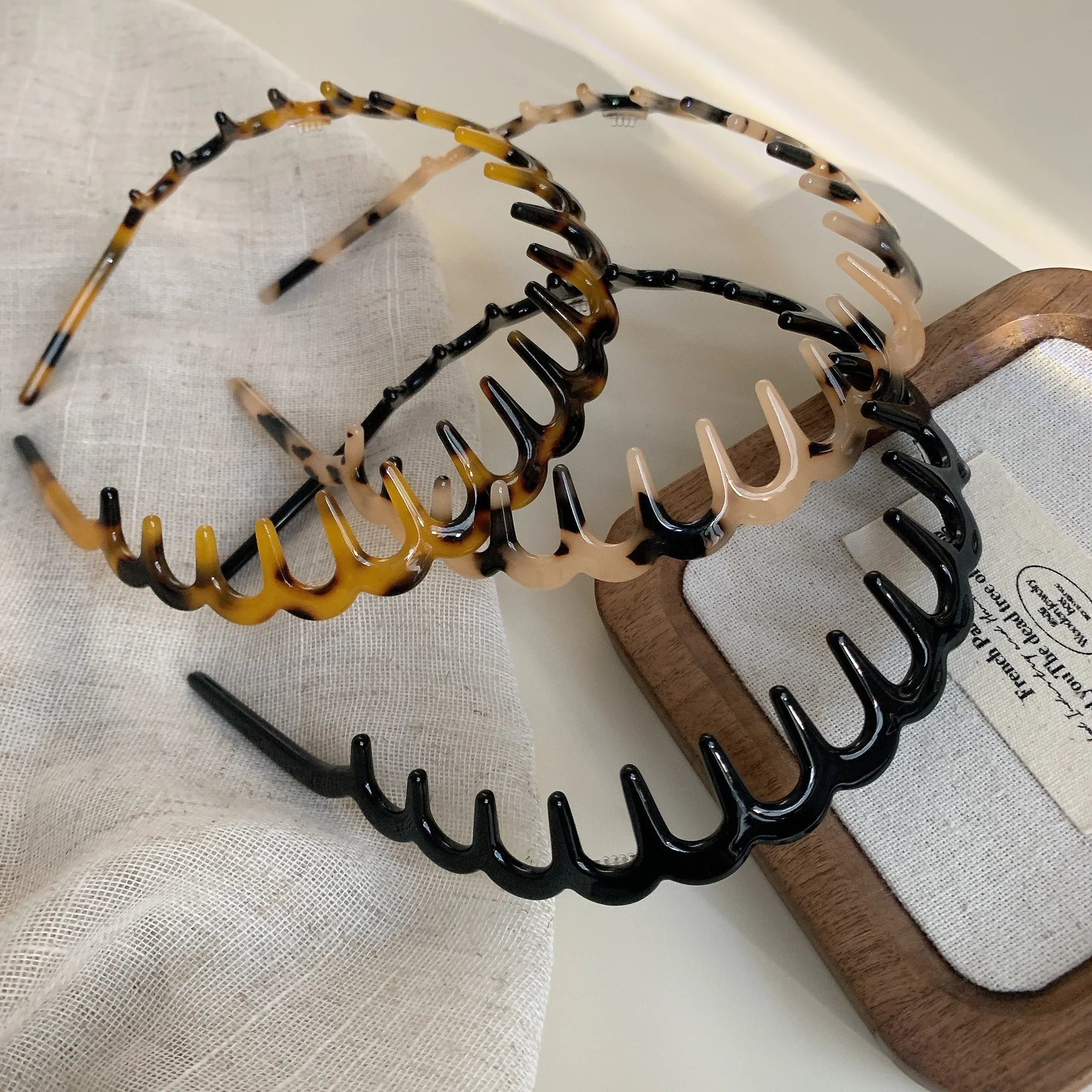 Diademas onduladas a la para mujer, bandas para el cabello antideslizantes dentadas de Color sólido, diademas deportivas para lavado de cara para niña, accesorios para el cabello