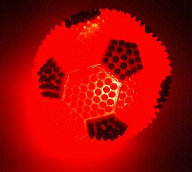Slumpmässig färg välj led blixt fotboll taggig boll hög studsande bollar massageboll barn leksak glöd fest födelsedagsleksak