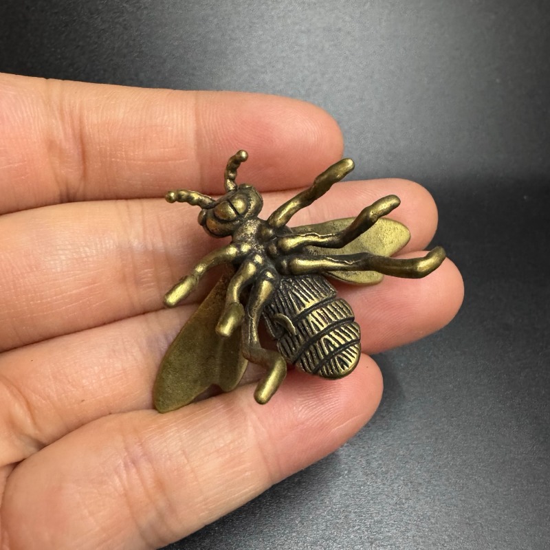 Klassiek retro messing bij klein ornament, prachtige mode