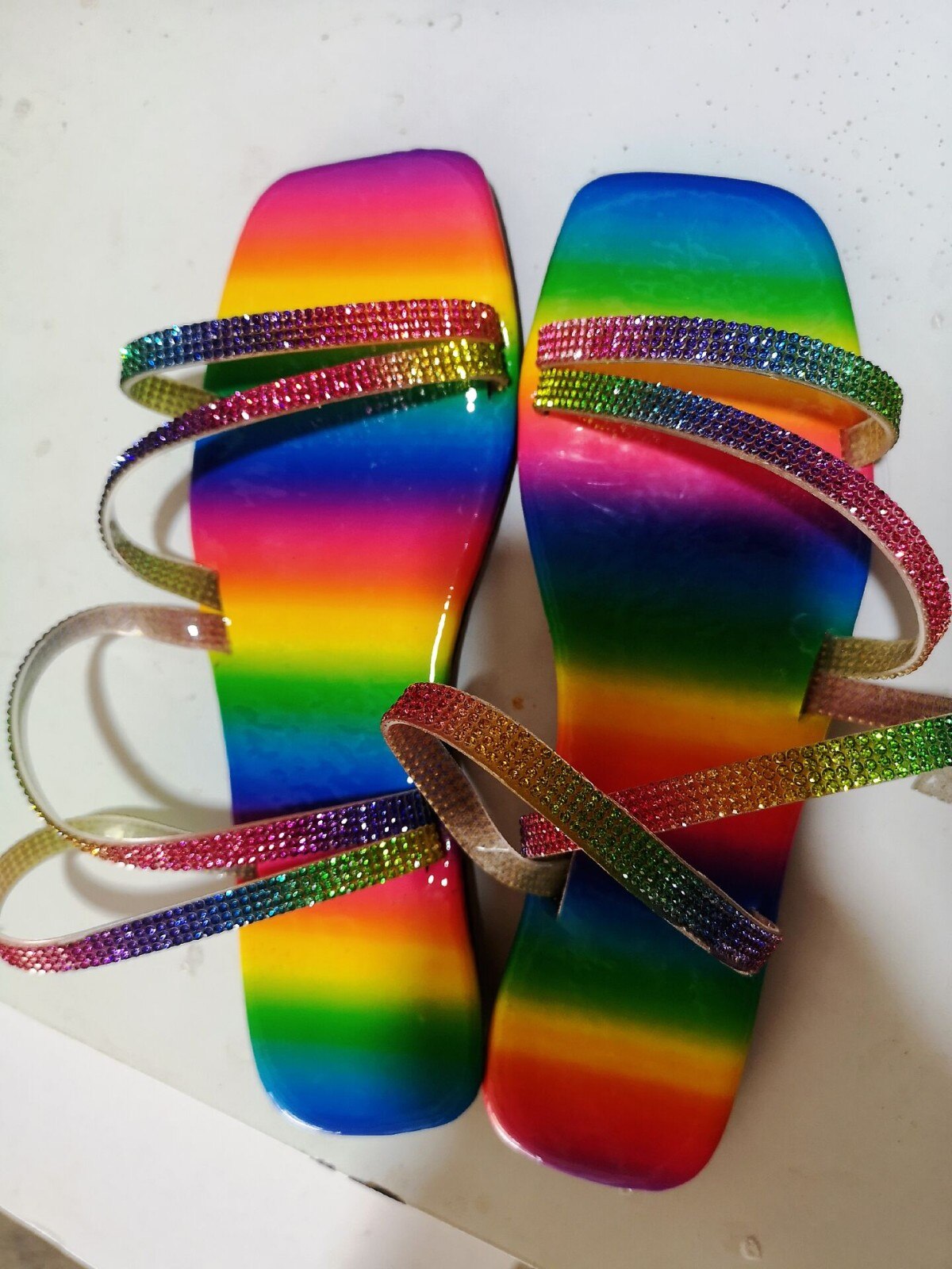 Sommer kvinder sandaler diamanter sandaler krystal skinnende slip-on cut out dame flade sandaler udendørs rutsjebaner plus str.