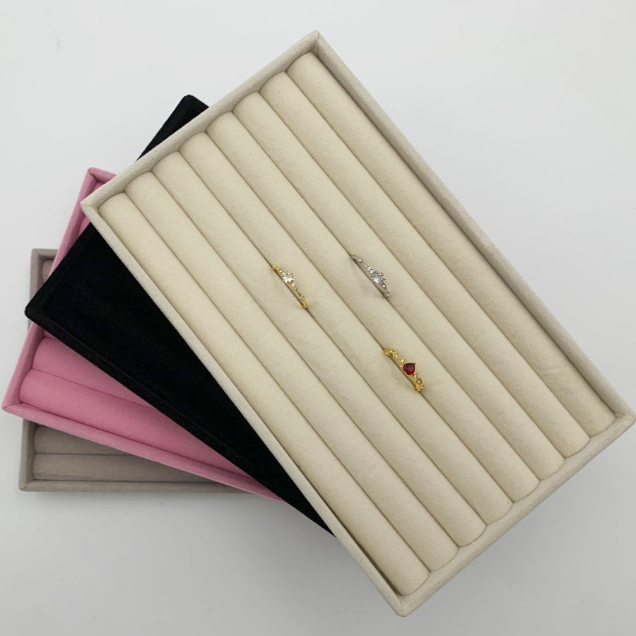 Fluwelen sieradendisplay Stapelbaar Prachtige sieradenhouder Draagbare ring Oorbellen Ketting Organizer Box Seguridad