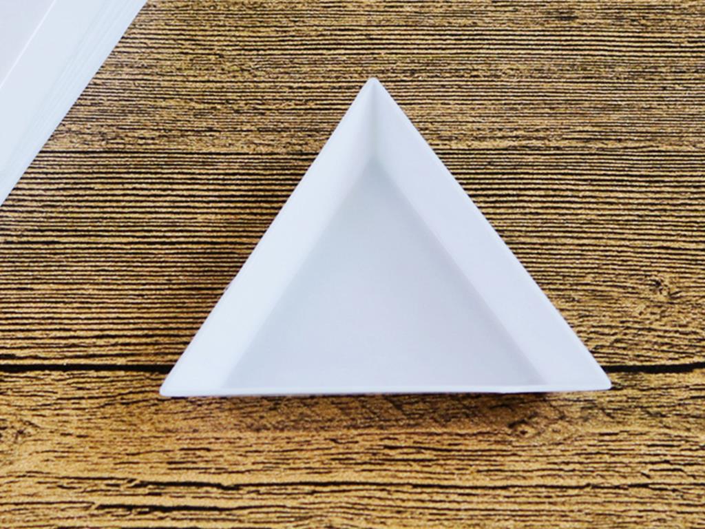 20 White Plastic Triangular Beads Sorting Trays 70mm Storage Container For Craft