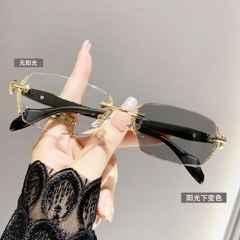 Frameless Photochromic Myopia Glasses Premium Metal Eyeglass Frame Fashionable Trimmed Delicate Anti Blue Light Glasses