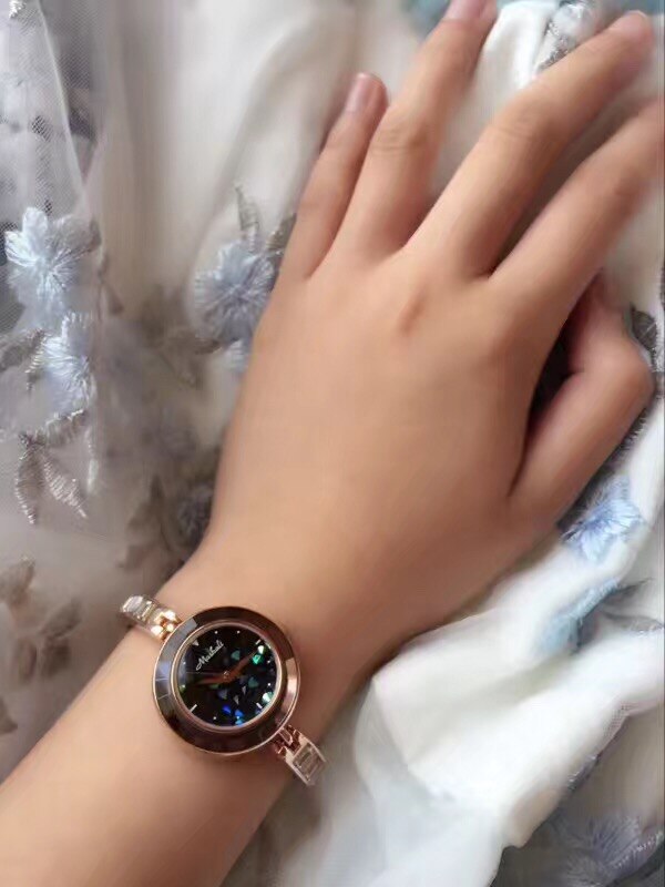 Délicat mignon filles mince Bracelet montres Blingbling cristaux femmes robe d'été Montre-Bracelet Quartz Relogios Montre Femme W111