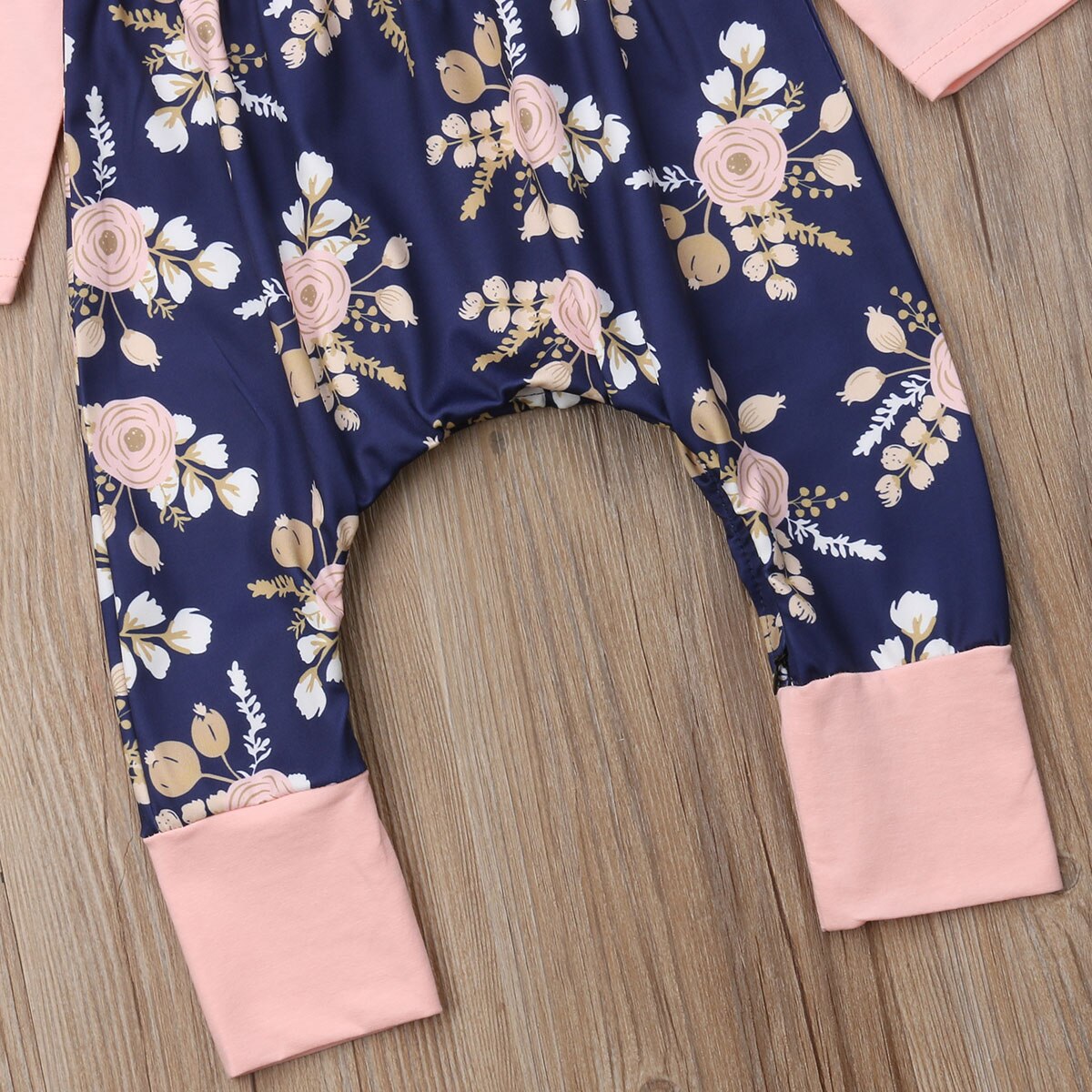 2018 marca nuovo infante Capretti Del bambino Delle Ragazze Dei Ragazzi di Autunno Del Pagliaccetto + fascia Del Fiore di Stampa A Maniche Lunghe in Cotone Tuta 2pz increspato Salopette Corta