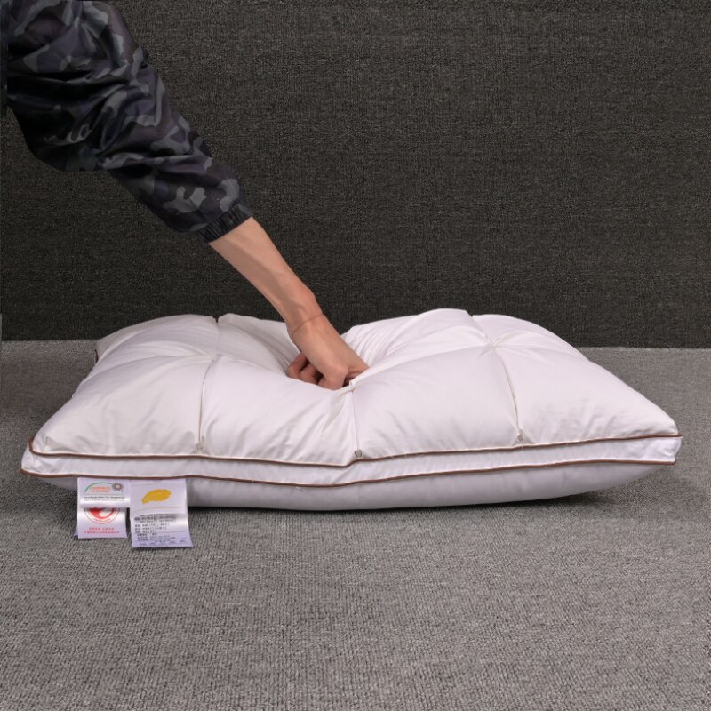 80 Three-layer Down Pillow Bread Type 95% White Goose Down Pillow Adult Single Five-star Hotel Duvet Cover White
