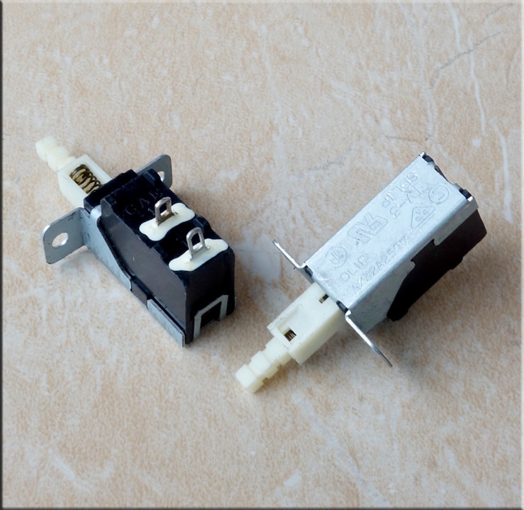 The GAE 4A power amplifier power switch has a good touch, not worse than ALPS