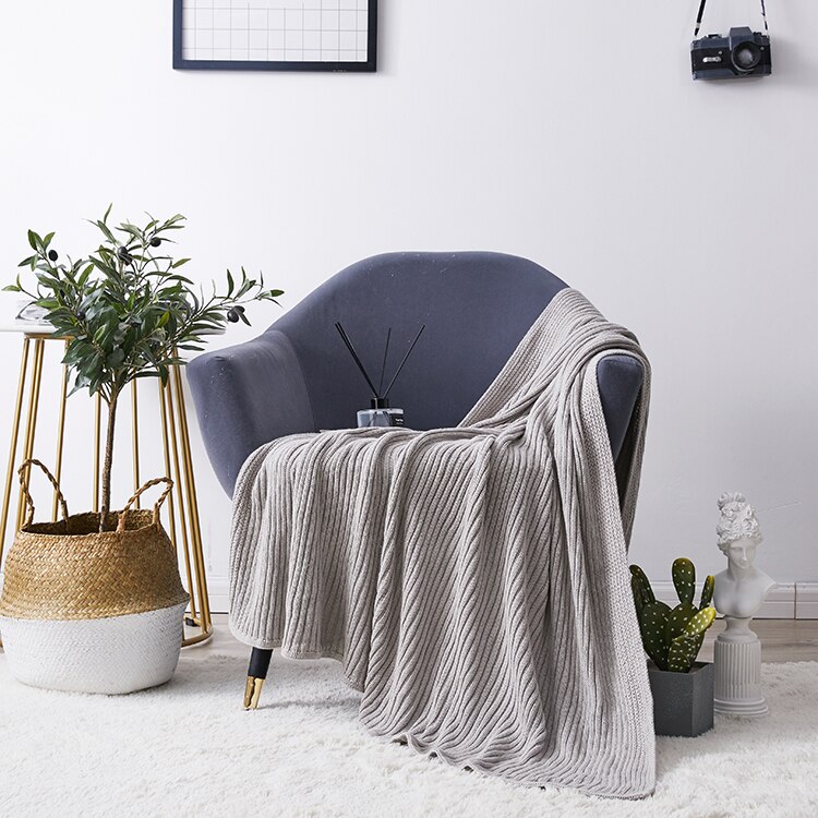 Grå filt soffstickad sofffilt gul mjuk rand kabelstickad filt resa 130 x 180cm hemsoffa stol bäddsoffa 50 " x70 ": Silvergrå