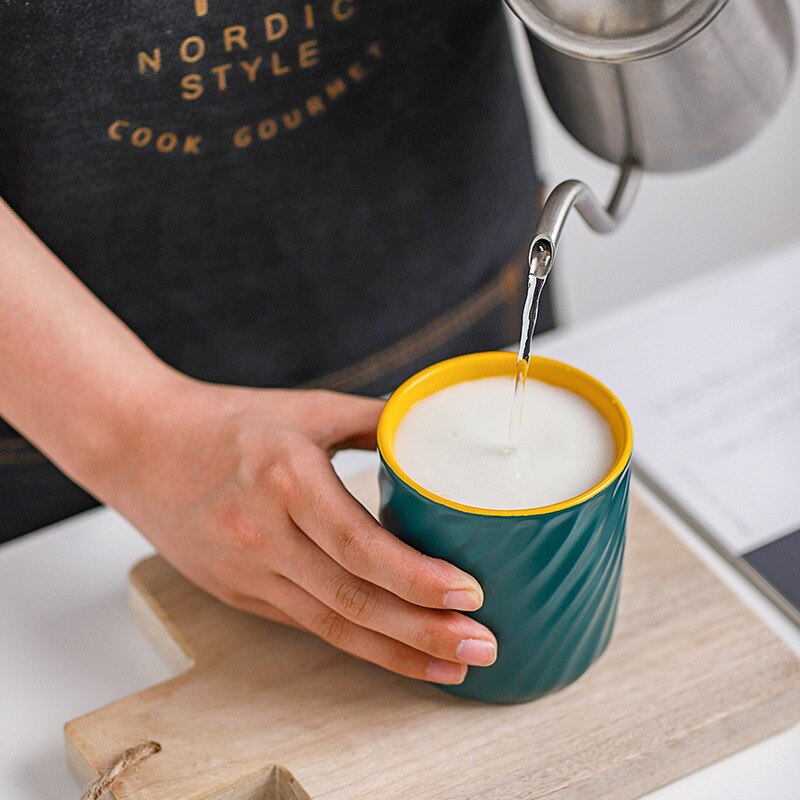 Keramisk tumlare kaffe tekopp caffe tumlare söta tvåfärgade dricksvattenkoppar kaffe teserviser taza de agua