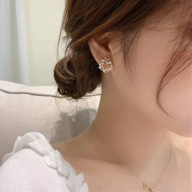 small fresh and lovely flower earrings crystal geometric earrings round pearl earrings Zircon Earrings