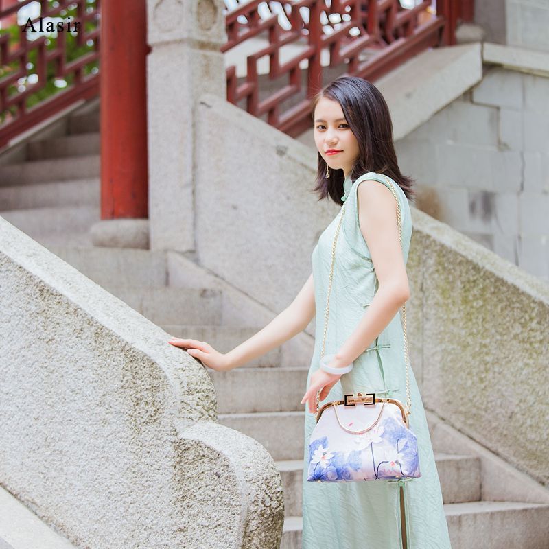 Alasir Style chinois soirée sacs à main à la main femmes rétro cadre sacs Lotus fleurs concepteur Cheongsam sac sac à main
