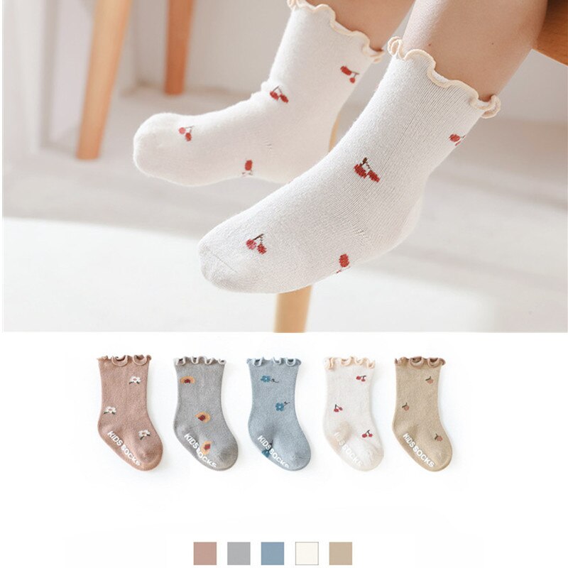 Calcetines de algodón suave con encaje rizado para bebé, medias de silicona con estampado de flores bonitas, antideslizantes para otoño e invierno, para recién nacidos, artículos para niños de 0 a 5 años