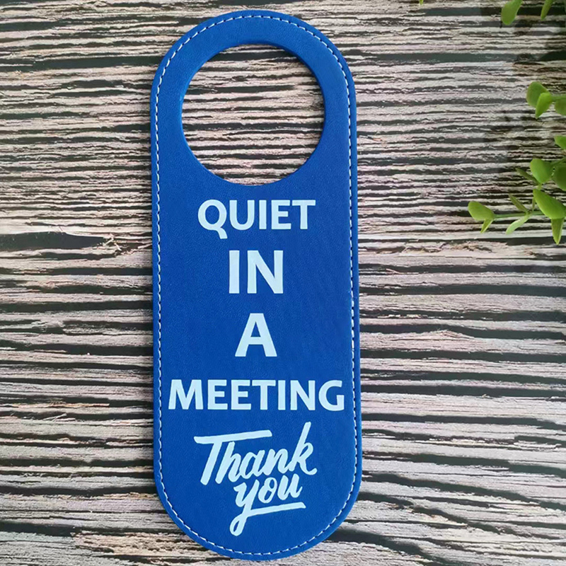 1PC Bulletin Board PU Leather Double-sided Door Sign Room Cleaning Label Door Hanger Tags Do Not Disturb Signs Door Knobs Hanger: Golden