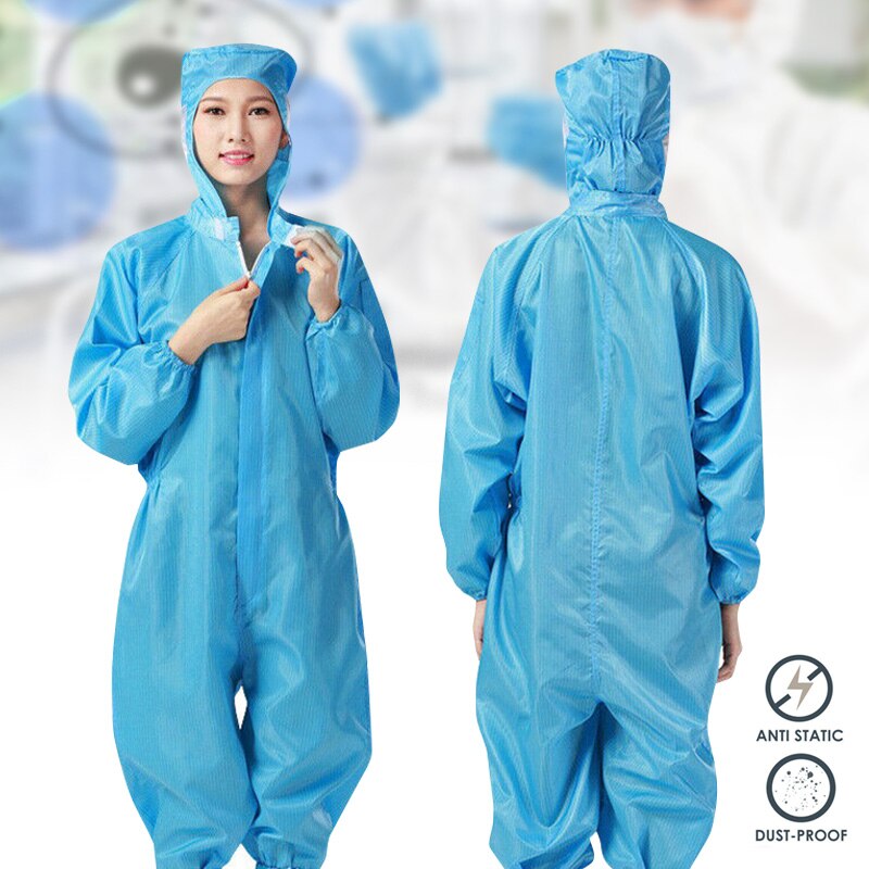 Lasser In Beschermende Kleding Voor Het Lassen. Pijpvoorbereiding Voor Een Boorinstallatie Op De Bouwplaats 17007825