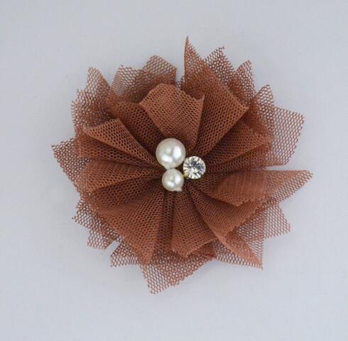 10 stks/partij 2.5 ''Mini Tulle Mesh Bloemen Met Strass Pearl Center Poof Bloemen Hoofdband Haar Accessoires: 04 coffee