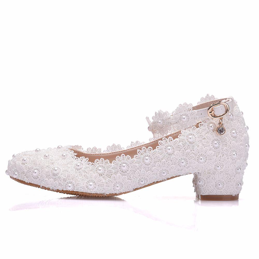 Crystal Queen Vrouwen 3Cm Hoge Hakken Witte Kant Bruiloft Schoenen Sexy Bruid Party 3Cm Puntschoen Ondiepe mond Pompen Schoenen