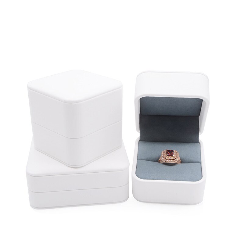 Romantische Witte Pu Lederen Ring Hanger Box Delicate Huwelijkscadeau Verpakking Opslag