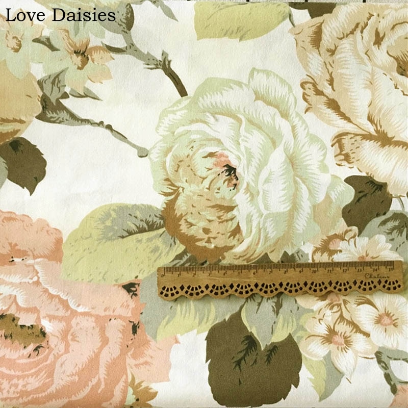100%  bomullstwill beige med stora rosa bruna rosblommor randigt tyg för gör-det-själv sängkläder barn kläder klänning hantverk