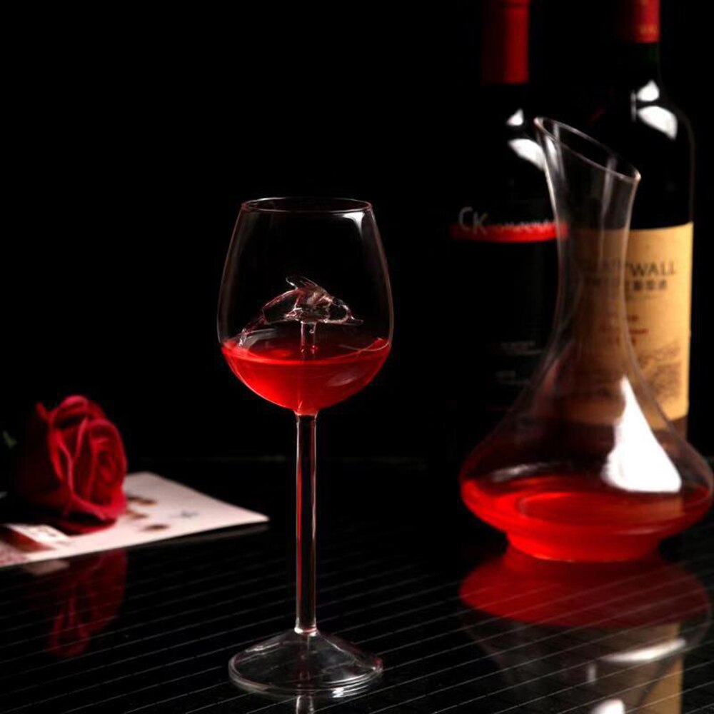 High Borosilicate Glass Shark Red Wine Goblet Bar KTV Cocktail Glass Bar Wine Set 300ML: dolphin