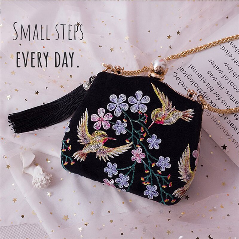 Women Totes Lace Shoulder Bags Black Velour Embroidery Women Pearl Lolita Handbags Ladies Autumn Crossbody Bags