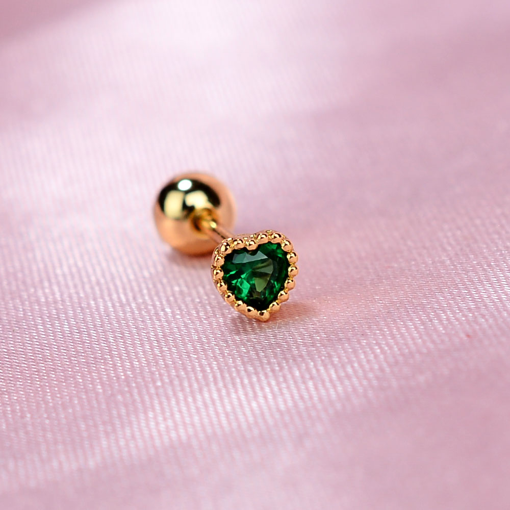 1 Pza lindo minimalista Mini pendiente con forma de corazón brillante cristal colorido CZ tornillo trasero pequeño cartílago Piercing pendiente joyería: PLATEADO