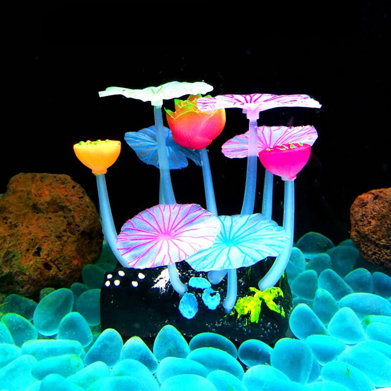 1 stk mini akvarium dekoration lysende farvede svampe tilbehør akvarieplanter ornamenter dekoration fiskeskål baggrund: Hvid