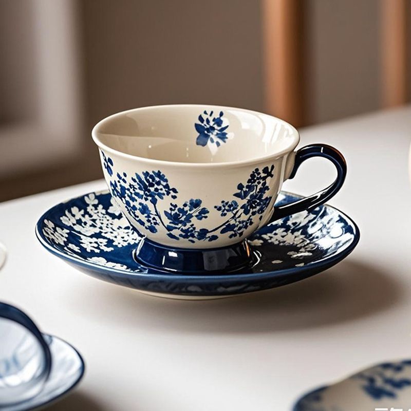 Tazas y platillos de café de porcelana blanca y azul, juego de serie, taza de té de cerámica para el hogar, artículos para beber exquisitos Retro franceses de alta gama