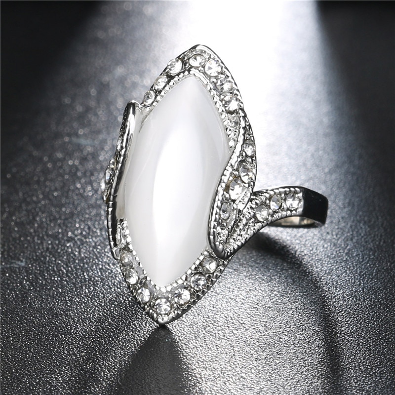 Bohemian White Opal Grote Ringen Voor Vrouwen Engagement Ring Vrouwelijke Vintage Sieraden Zilveren Ringen Vrouwelijke Retro Party Ring