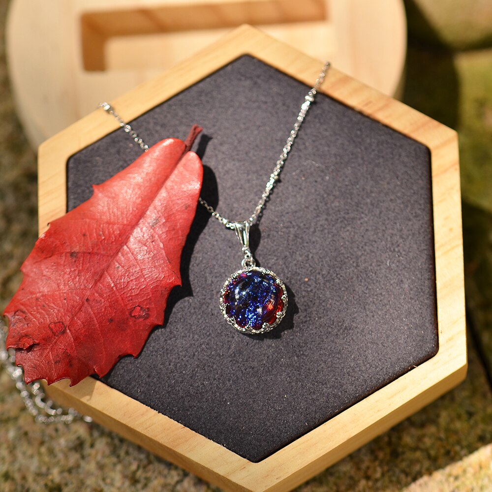 MosDream Drachen Atem Anhänger Halskette Feuer Opal Runde Cabochon 13mm Jahrgang Elegante für Frauen Blau Licht Halskette