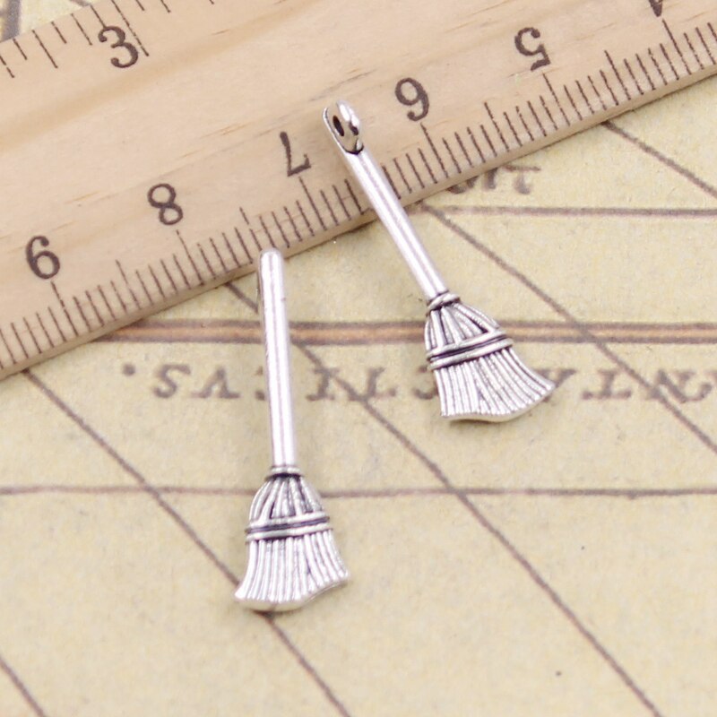 20Pcs Charms Beson Bezem 27X10Mm Tibetaanse Brons Zilver Kleur Hangers Antieke Sieraden Maken Diy Handgemaakte Craft