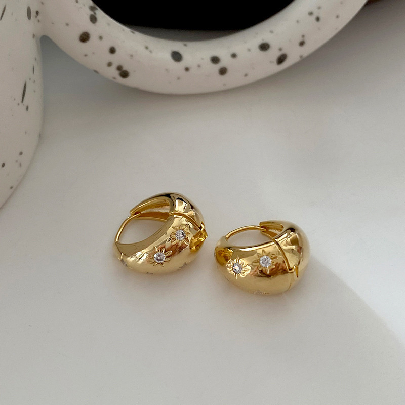 Pendiente de aro con giros circulares para mujer, temperamento Simple, hipérbole, Color dorado, uso diario, joyería, de: Chapado en oro antiguo