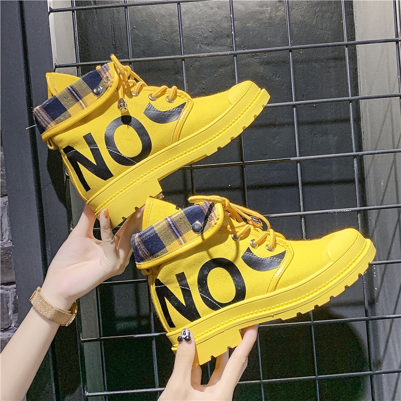 Sneakers kvinnor korta stövlar kvinnlig höst gul martin boots motorcykel dam singelstövlar högtopp canvas skor 163