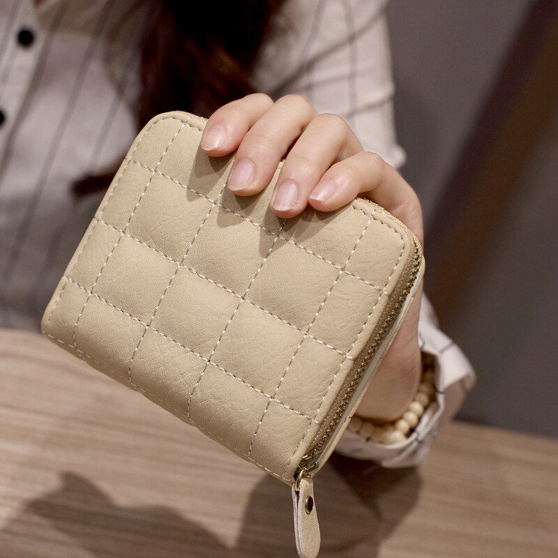 Kurze damen-geldbörsen aus pu-leder, karierte damen-geldbörsen mit kartenhalter, kleine damen-geldbörse mit reißverschluss und münzfach: Beige
