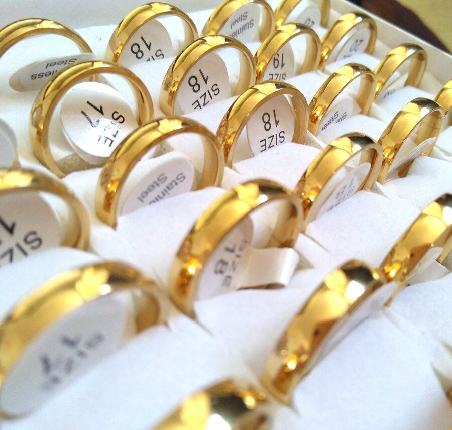 Grote partijen 50 stuks gouden 4mm paar trendy roestvrijstalen bandringen voor een geliefde bruiloft of jubileum